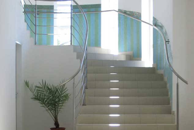 Escalier-carrelage.jpg Escalier-carrelage.jpg